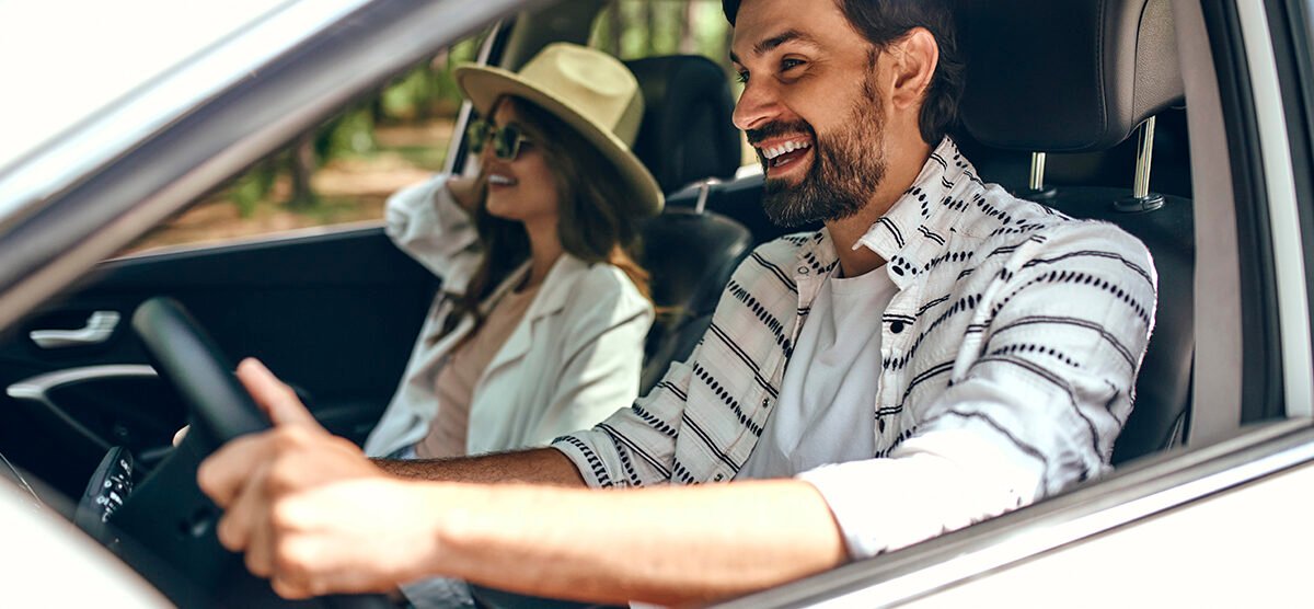 Vai viajar neste fim de ano?  Deixe seu carro mais confortável e seguro!